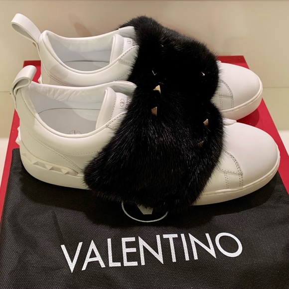 VALENTINO GARAVANI Rockstud Sneaker - Picture 1 of 5